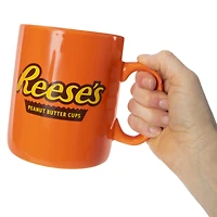 reese's® mug with candy & plush bunny -count