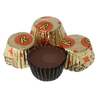 reese's® mug with candy & plush bunny 4-count