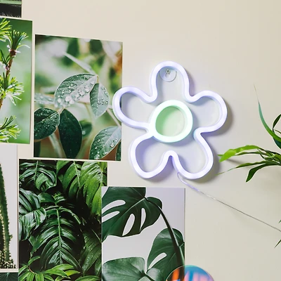 daisy LED wall light 8.27in x 8.05in