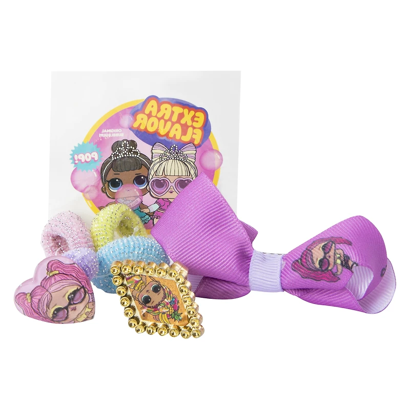 give yourself a doll-ightful makeover with this l.o.l. surprise! accessories blind bag ball. mystery accessories await you inside!