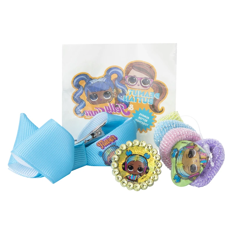 give yourself a doll-ightful makeover with this l.o.l. surprise! accessories blind bag ball. mystery accessories await you inside!
