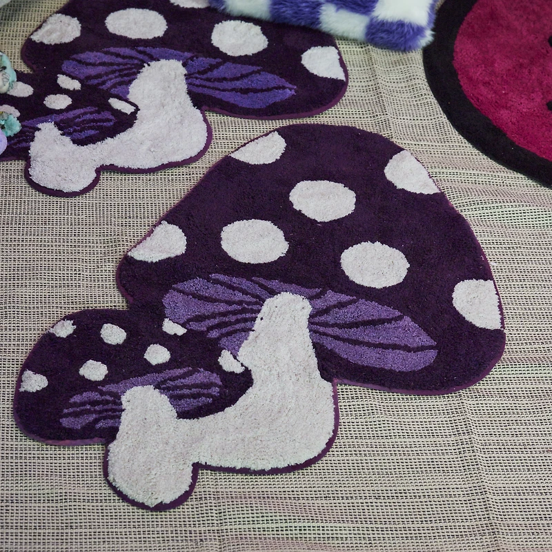 shaped rug 21in x 33in