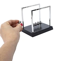 Newton’s Cradle Desktop Toy