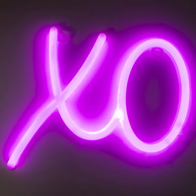 Valentine's XO LED Wall Light 8.8in x 7.4in
