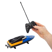 Remote Control Turbo Master Speed Boat 10.4in x 2.8in