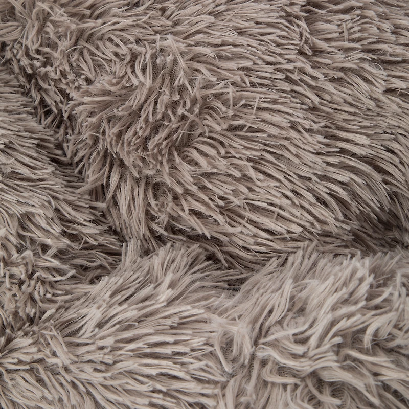 Shaggy Round Pet Bed 23in x 6.7in