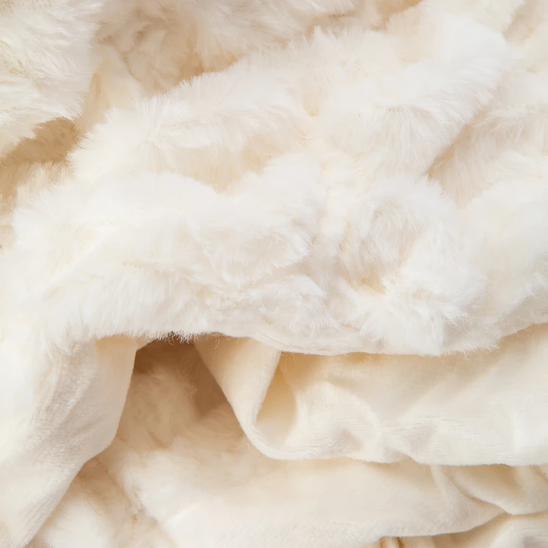 Luxe Collection Diamond Ruched Blanket