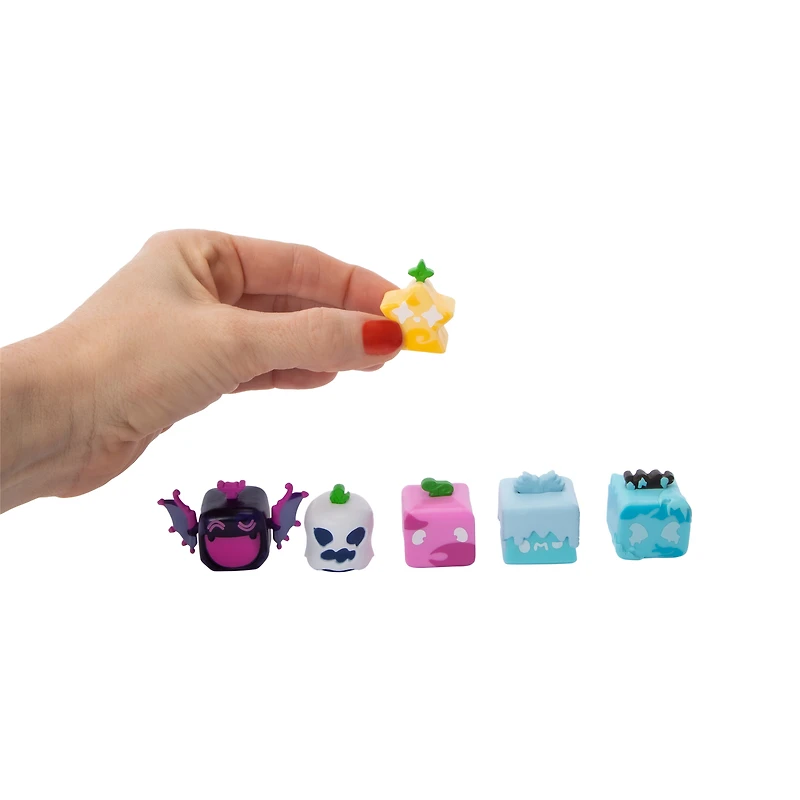 Blox Fruits™ Micro Figure 2-Pack (Styles May Vary)