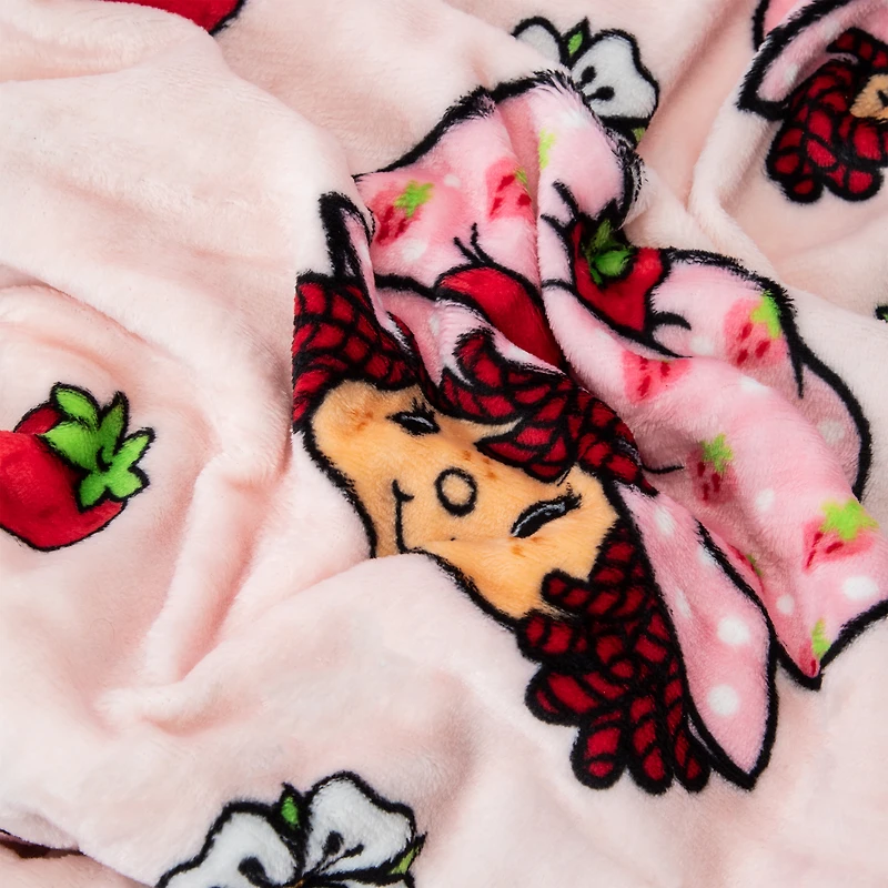 Strawberry Shortcake™ Travel Blanket 40in x 50in