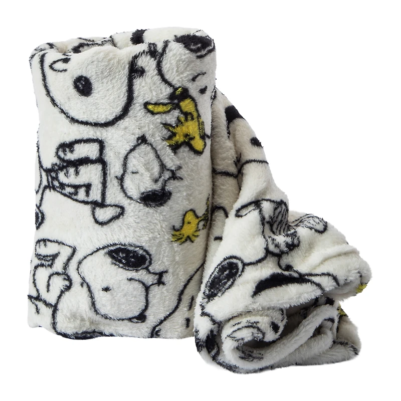 Peanuts® Travel Throw