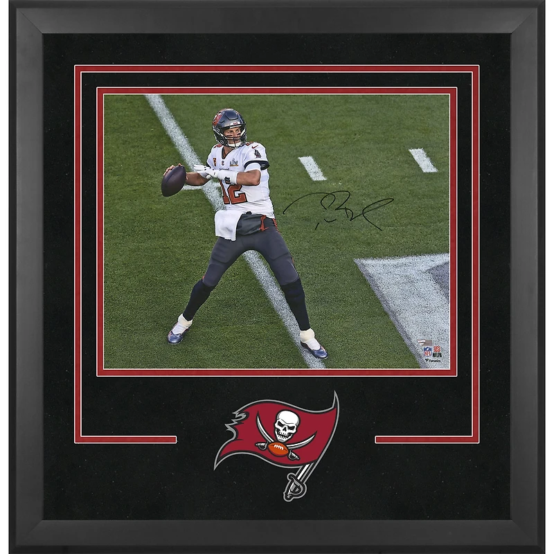 Tampa Bay Buccaneers Deluxe 16'' x 20'' Horizontal Photograph Frame with Team Logo
