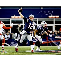 Tom Brady New England Patriots Autographed 16" x 20" Horizontal Throwing Photograph