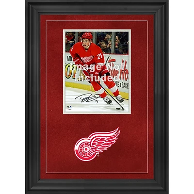Detroit Red Wings 8'' x 10'' Deluxe Vertical Photograph Frame with Team Logo