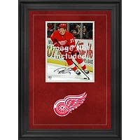 Detroit Red Wings 8'' x 10'' Deluxe Vertical Photograph Frame with Team Logo