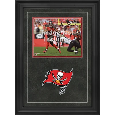 Tampa Bay Buccaneers 8'' x 10'' Deluxe Horizontal Photograph Frame with Team Logo