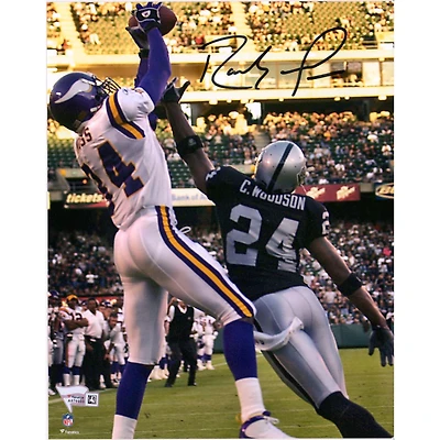 Randy Moss Minnesota Vikings Autographed 8" x 10" Catch Vs. Raiders Photograph