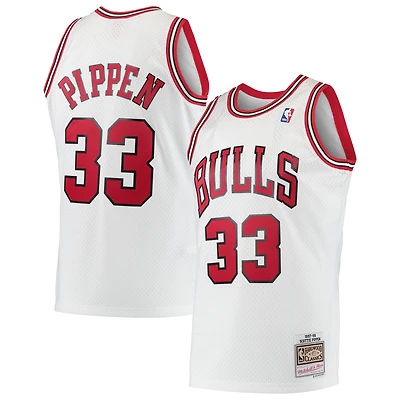 Men's Mitchell & Ness Scottie Pippen White Chicago Bulls Hardwood Classics Swingman Jersey