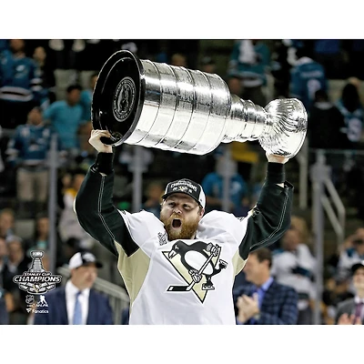 Phil Kessel Pittsburgh Penguins Unsigned 2016 Stanley Cup Champions Raising Cup Photograph