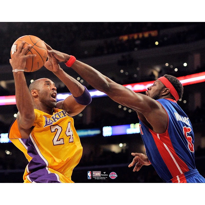 Ben Wallace Detroit Pistons Unsigned Block on Kobe Bryant Photograph