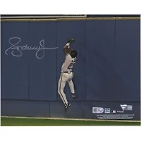 Andruw Jones Atlanta Braves Autographed 8" x 10" Wall Catch Photograph
