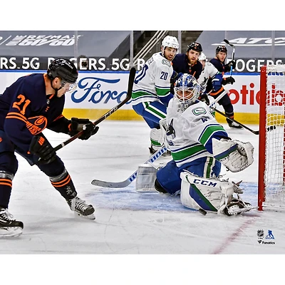 Braden Holtby Vancouver Canucks Unsigned Team Debut Photograph