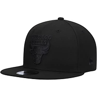 Men's New Era Chicago Bulls Primary Logo Black On Black 9FIFTY Snapback Hat