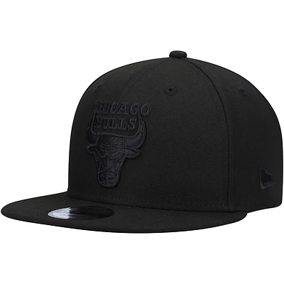 Men's New Era Chicago Bulls Primary Logo Black On Black 9FIFTY Snapback Hat