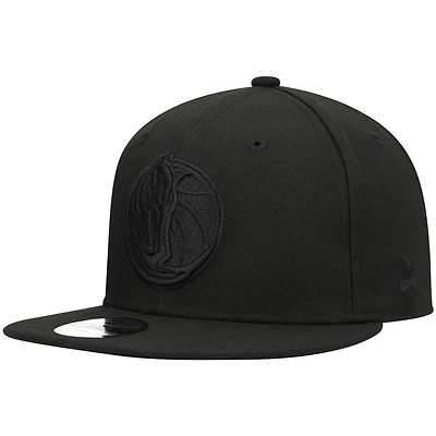 Men's New Era Dallas Mavericks Black On Black 9FIFTY Snapback Hat
