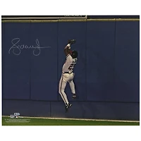 Andruw Jones Atlanta Braves Autographed 16" x 20" Jumping Catch Photograph