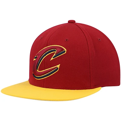 Men's Mitchell & Ness Wine/Gold Cleveland Cavaliers Team Two-Tone 2.0 Snapback Hat