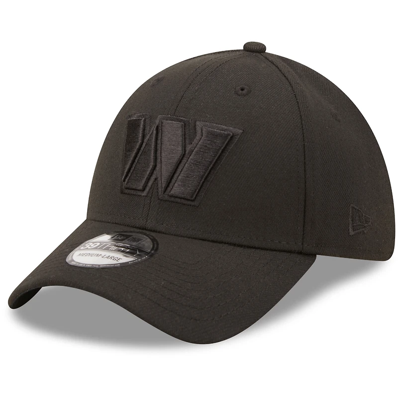 Men's New Era Washington Commanders Black On Black 39THIRTY Flex Hat