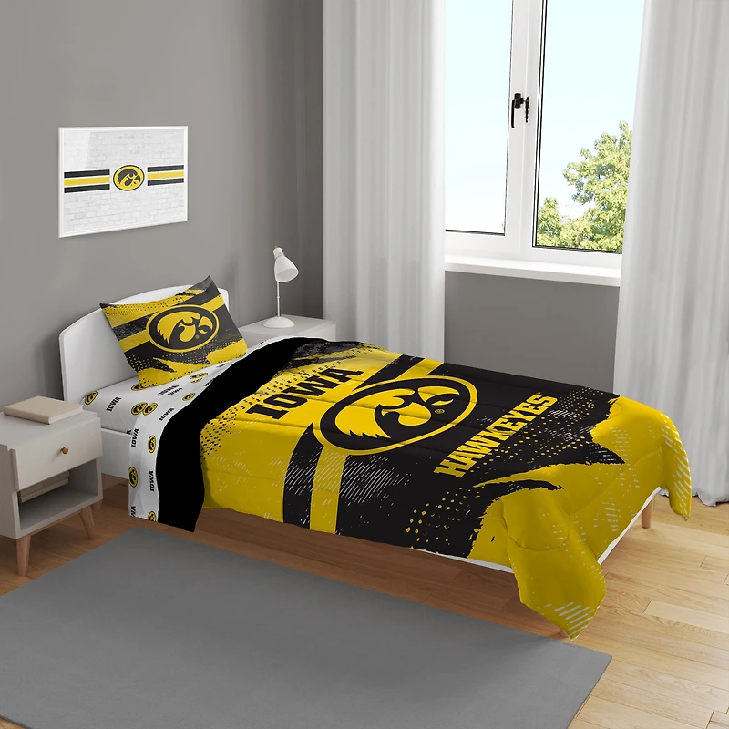 Iowa Hawkeyes Slanted Stripe 4-Piece Twin Bed Set