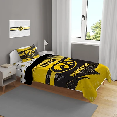 Iowa Hawkeyes Slanted Stripe 4-Piece Twin Bed Set