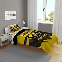 Iowa Hawkeyes Slanted Stripe 4-Piece Twin Bed Set