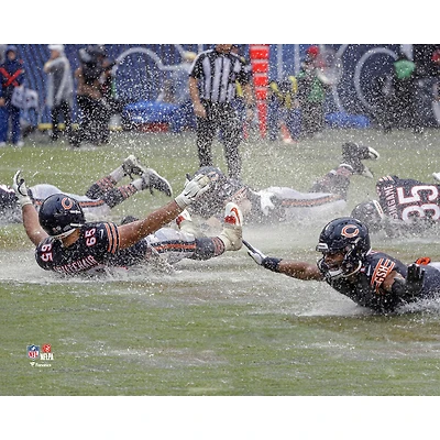 Chicago Bears Unsigned Celebrate Winning in the Rain Photograph