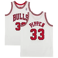 Scottie Pippen Chicago Bulls Autographed Mitchell & Ness White 1997-1998 Swingman Jersey