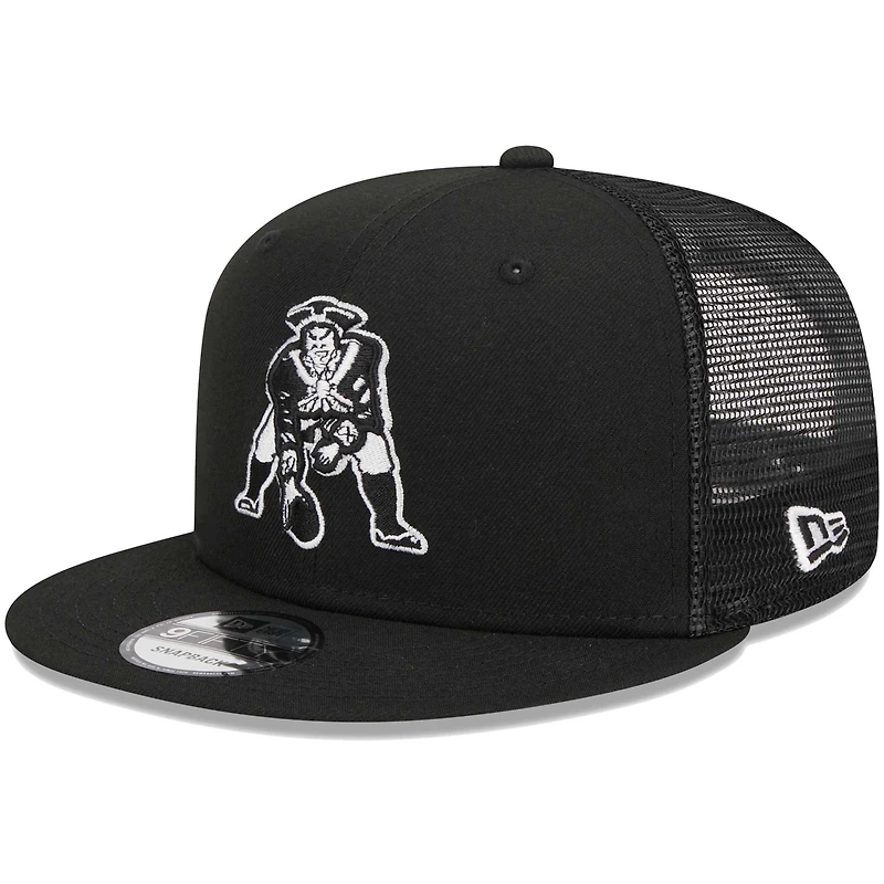 Men's New Era Black New England Patriots Throwback Main Trucker 9FIFTY Snapback Hat