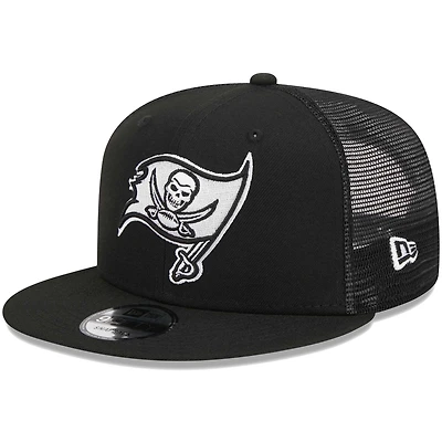 Men's New Era Black Tampa Bay Buccaneers  Main Trucker 9FIFTY Snapback Hat