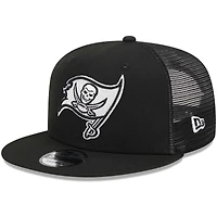 Men's New Era Black Tampa Bay Buccaneers  Main Trucker 9FIFTY Snapback Hat