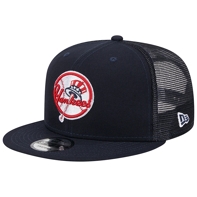 Men's New Era Navy New York Yankees Team Color Trucker 9FIFTY Snapback Hat