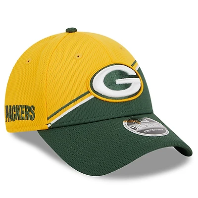 Men's New Era  Gold/Green Green Bay Packers 2023 Sideline 9FORTY Adjustable Hat