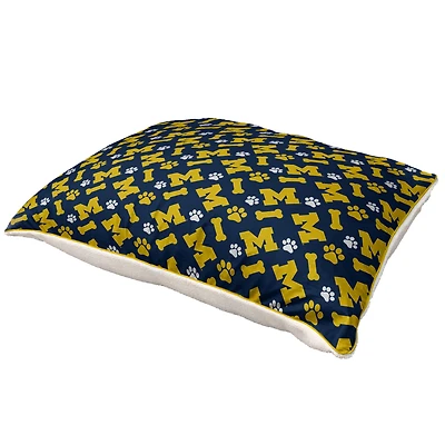 Pegasus  Michigan Wolverines 35" x 44" Bones Sherpa Pet Bed