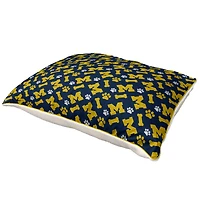 Pegasus  Michigan Wolverines 35" x 44" Bones Sherpa Pet Bed