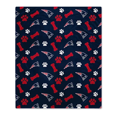Pegasus  New England Patriots 40" x 50" Lightweight Bones Flannel Fleece Pet Blanket