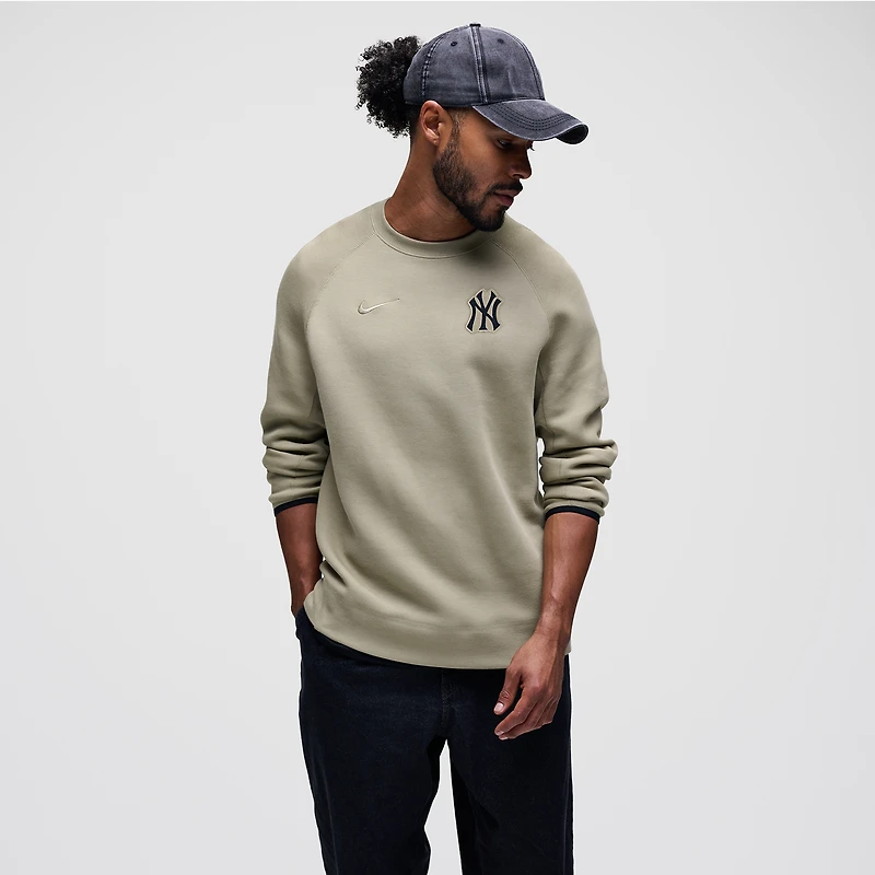 Men's Nike Olive New York Yankees Tech Fleece Raglan Sweatshirt