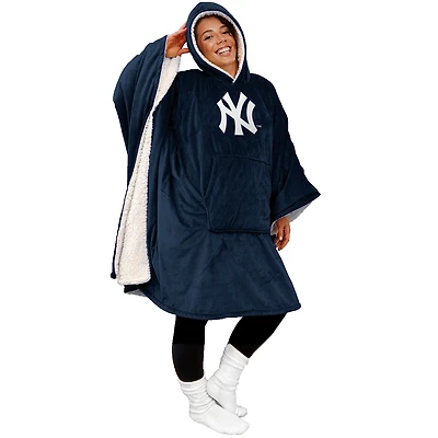 New York Yankees 60" x 80" Logo Patch Team Color Bloncho with Sherpa