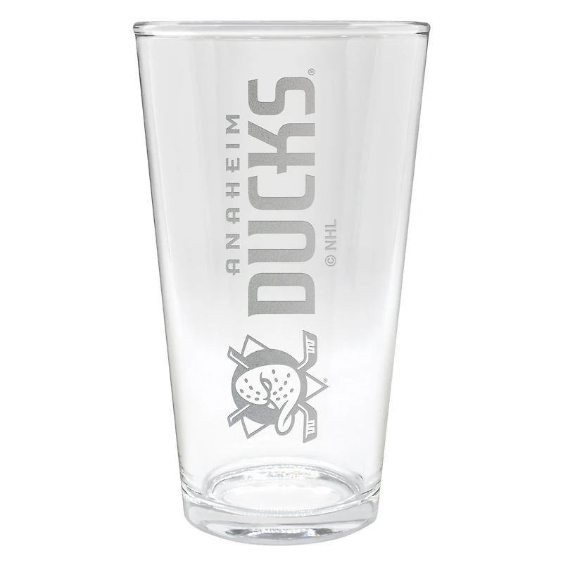 Anaheim Ducks Etched 16oz. Vertical Rally Cry Pint Glass