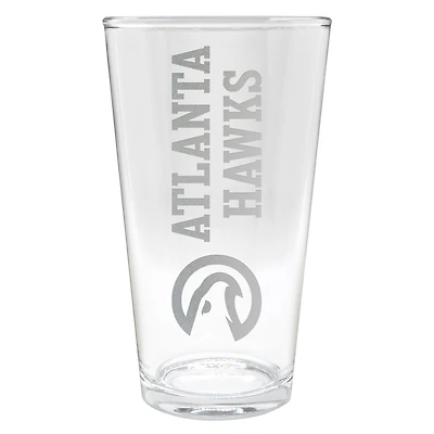 Atlanta Hawks Etched 16oz. Vertical Rally Cry Pint Glass