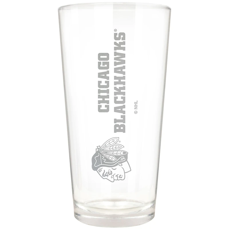 Chicago Blackhawks Etched 16oz. Vertical Rally Cry Pint Glass