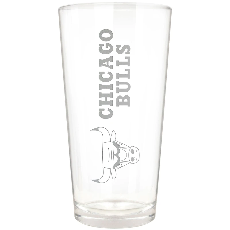 Chicago Bulls Etched 16oz. Vertical Rally Cry Pint Glass
